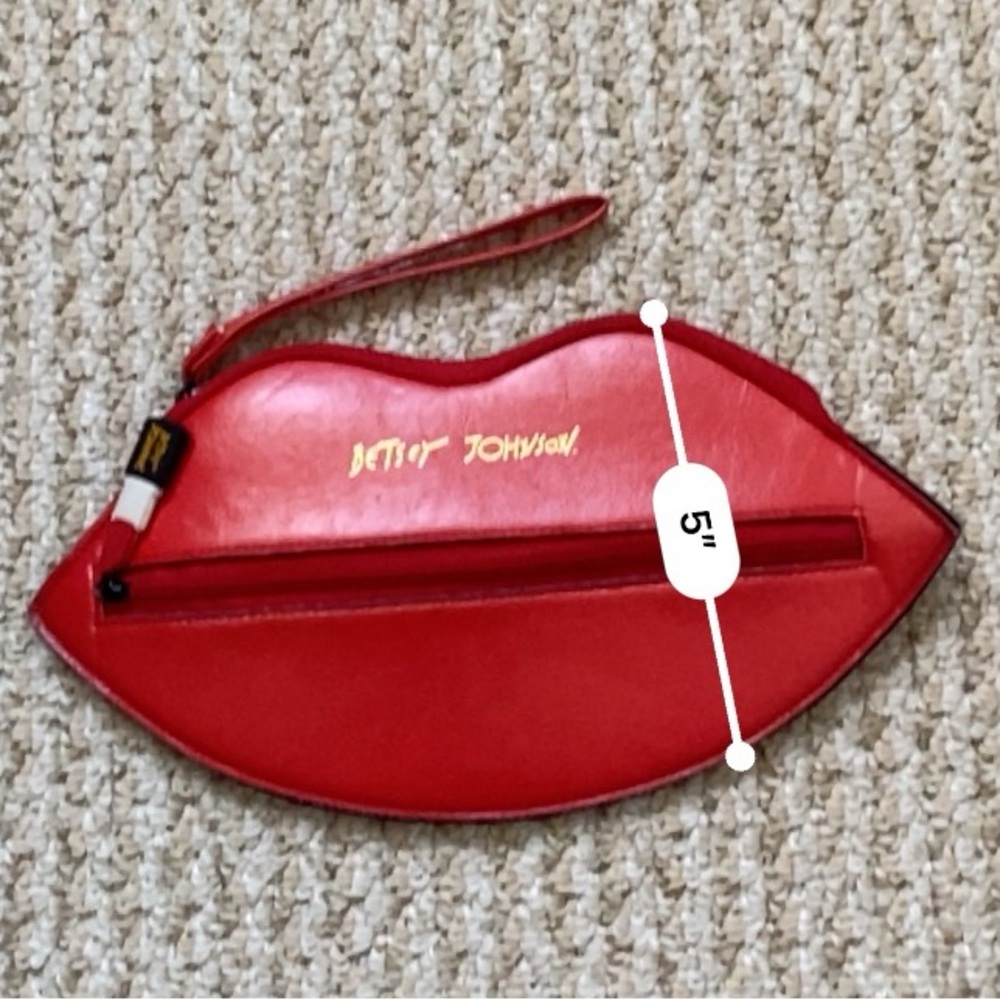 BETSEY JOHNSON | Red Lips Wristlet Zipper Clutch - Picture 5 of 9